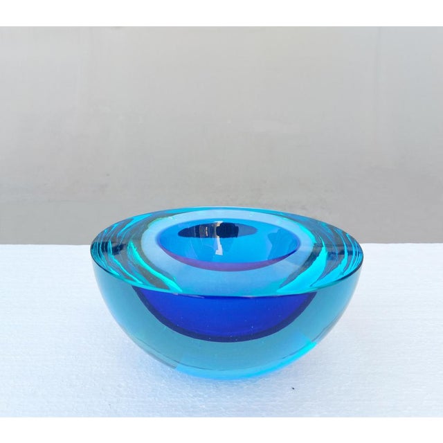 Mid-Century Modern Sommerso Murano Glass Bowl attributed to Antonio Da Ros for Cenedese, Italy, 1960s For Sale - Image 3 of 16