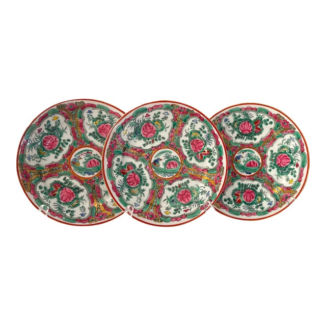 Vintage Rose Medallion Plates, Set of 3 For Sale