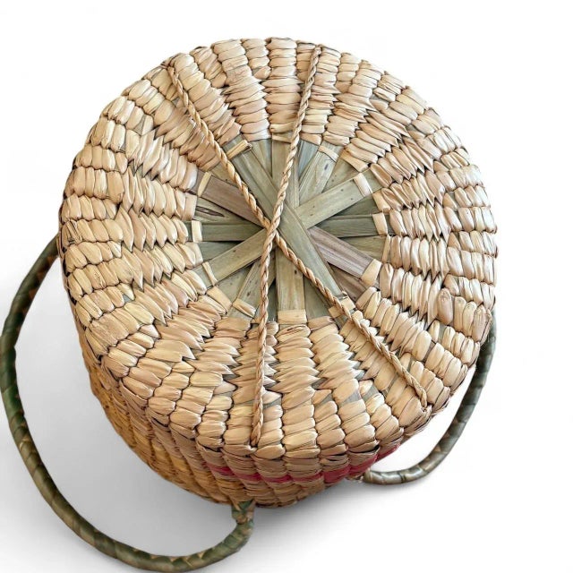 Tan Late 20th Century Vintage Handmade Mexican Folk Art Woven Palm Basket With Handle For Sale - Image 8 of 8