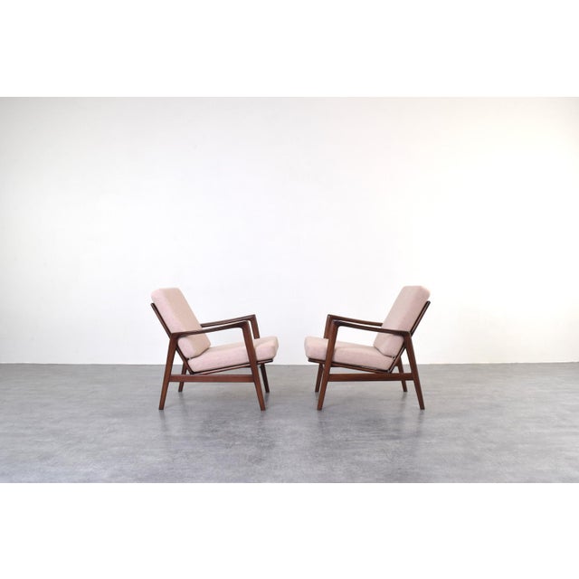 The Stefan armchair, type 300-139, was manufactured in the 1960s by the Swarzędz Furniture Factory in Poland and was a...