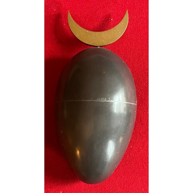 1970s Johan Meijerink (Dutch 1948 - 2011) Modernist Bronze Ovoid Egg Wall Sculptures With Crescent Finials - A Pair For Sale - Image 5 of 14