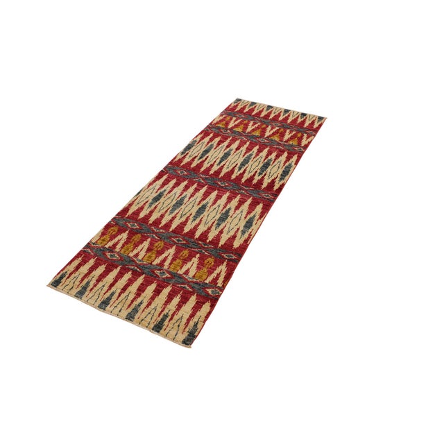 Abstract Modern Ziegler Pink/Green Wool Runner Rug- 2 Ft. 7 In. X 7 Ft. 5 In. For Sale - Image 3 of 10