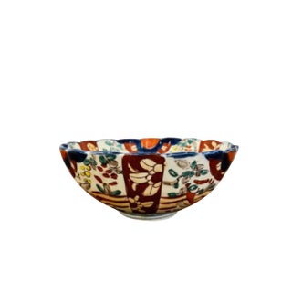 Japanese Imari Bowl with a Scallop Shape Edge, 1900s For Sale