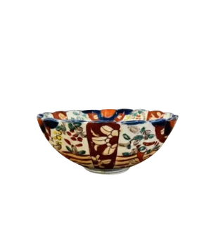 Japanese Imari Bowl with a Scallop Shape Edge, 1900s