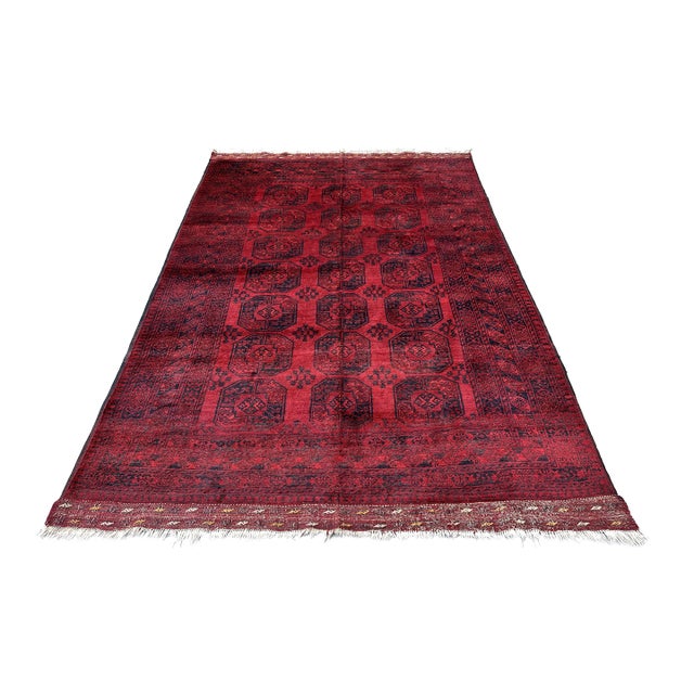 Red Turkmen Bokhara Hand-Knotted Wool Rug - 7'1" X 9'8" For Sale