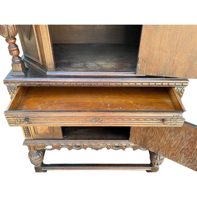 Early 20th Century Jacobean Revival Carved Oak Court Cupboard Cabinet For Sale - Image 4 of 9