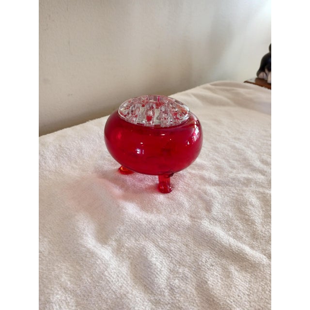 Viking Glass Company Vintage 1950's Viking Ruby Flowerlite Frog 4 1/4" With Crystal Frog For Sale - Image 4 of 6