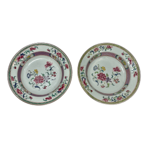 18th Century Pair of Small Chinese Export Famille Rose Porcelain Plates