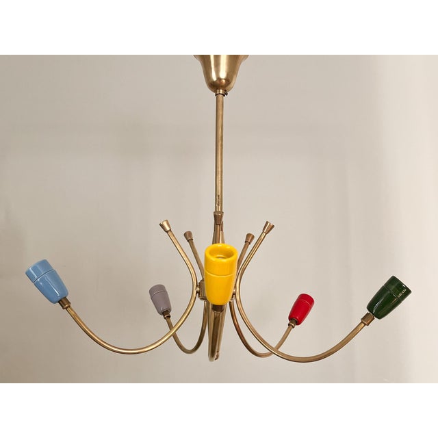 Vintage 5-Arm Sputnik Chandelier in Brass and Multicoloured Ceramic, United Kingdom, 1950s For Sale - Image 10 of 10