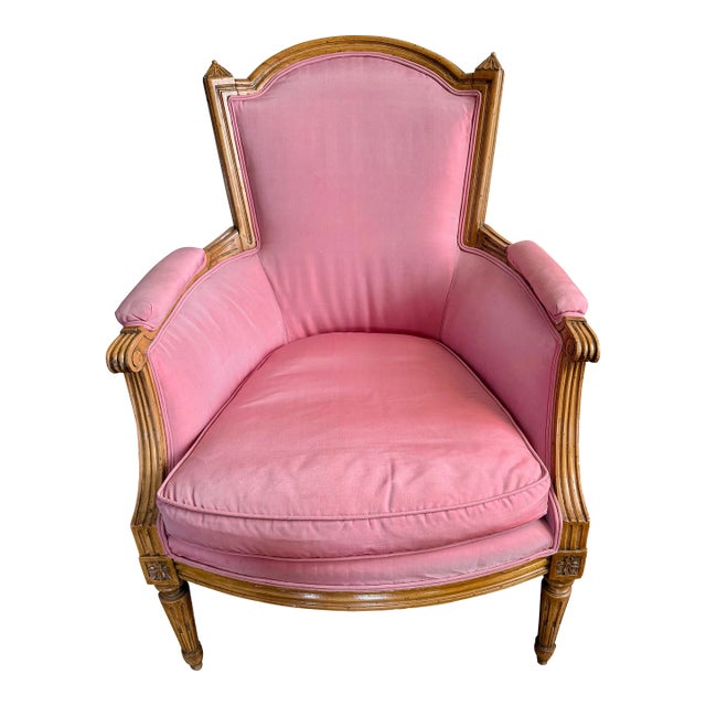 French Carved Pink Silk Upholstered Bergere Armchair Fauteuil For Sale