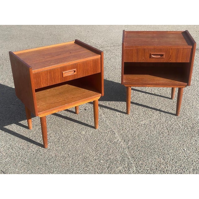 Mid-Century Modern Danish Nightstands, 1960s, Set of 2 For Sale - Image 4 of 7