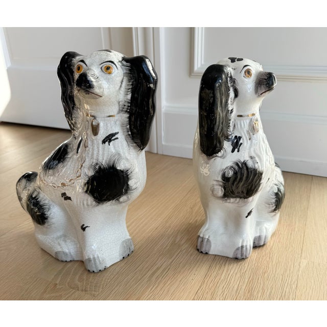 Antique Late 19th Century Large English Staffordshire Black & White Spaniels - A Pair For Sale In Chicago - Image 6 of 10