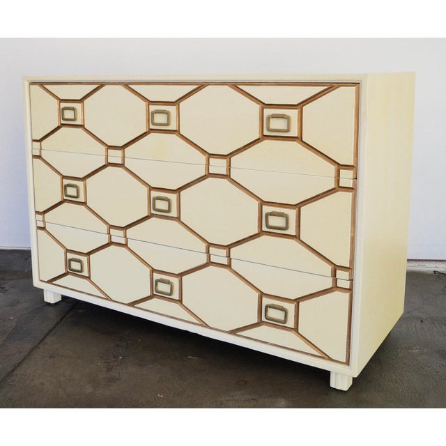 Henredon Mid-Century Hollywood Regency Dresser by Dorothy Draper for Henredon For Sale - Image 4 of 11