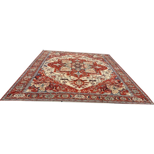 A Stunning Vintage 12' X14' Ivory Groune Persian Serapi Rug For Sale - Image 4 of 11