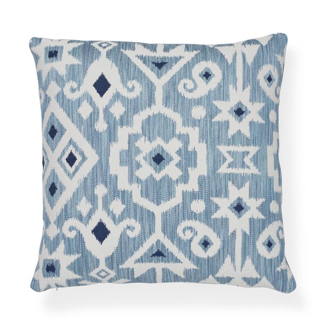 This 20" x 20" pillow features Crusoe Ikat in Sky. Space-dyed yarns give this ikat a beautiful melange effect. With...