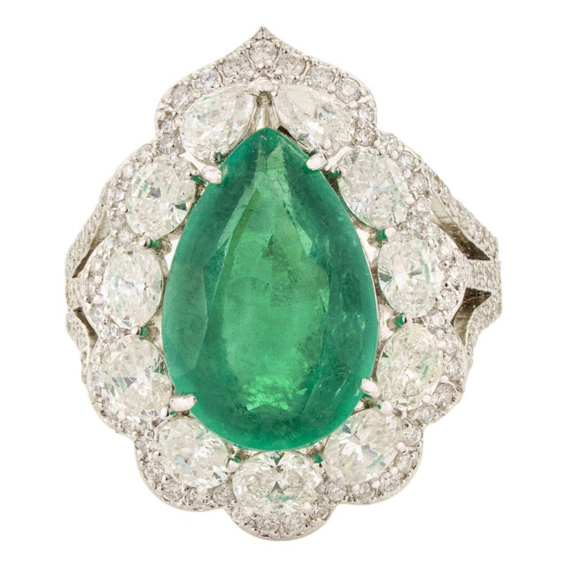 Chic 5.03ct Emerald and 1.99ct Diamond Pear Cocktail Ring in 18k White Gold Size 6.5 For Sale