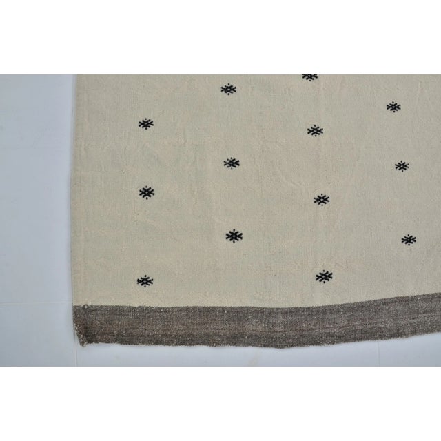 1960s Hand Knotted Traditional Kilim Rug For Sale - Image 9 of 11