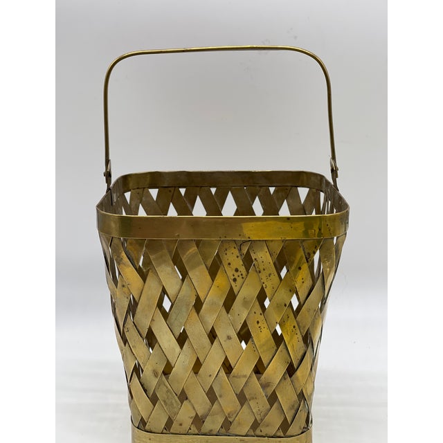 This unique basket is in good vintage condition consistent with age and usage. The handle can be easily moved from one...