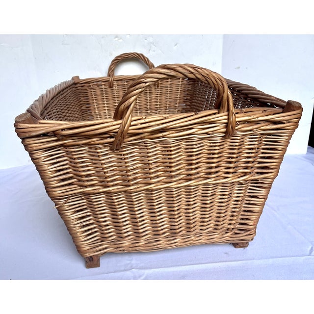Vintage 1940s European Woven Wicker Rectangular Market Basket For Sale - Image 4 of 12