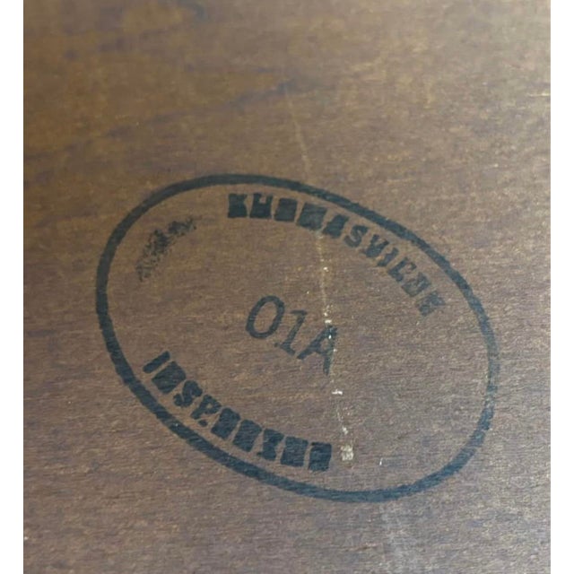 English Vintage Thomasville Collectors Cherry Oval Butler’s Coffee Table With Brass Hinges For Sale - Image 3 of 6