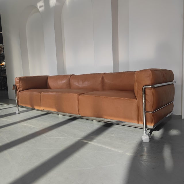 Cognac LC3 3-Seater Sofa from Cassina, 2024 For Sale - Image 6 of 10