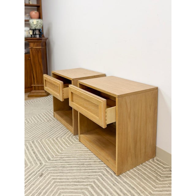 Mid 20th Century Thomasville Blonde Oak Nightstands Pair of Vintage Drawers Storage For Sale In Tampa - Image 6 of 17