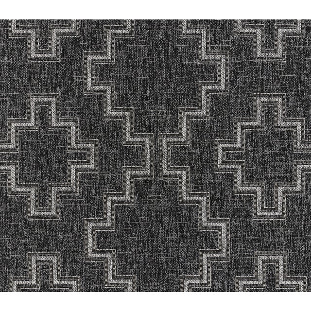 Momeni Contemporary Indoor/Outdoor Hampton Fog Rug in Black, 5'3" x 7' For Sale In Atlanta - Image 6 of 10