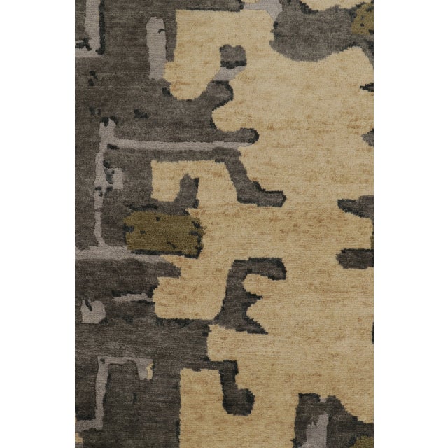 Contemporary Art Deco Style Geometric Gray & Beige Wool Rug by Rug & Kilim For Sale In New York - Image 6 of 10
