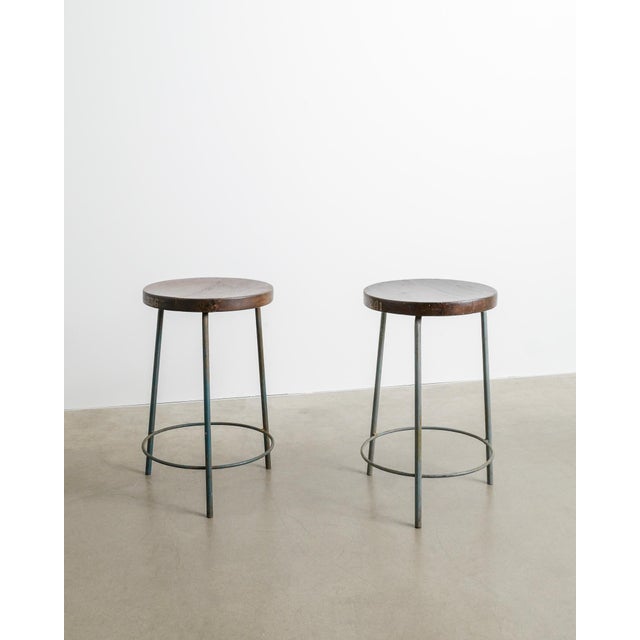 Mid-Century French Wooden and Iron Bar High Stools from Pierre Jeanneret, 1950s, Set of 2 For Sale - Image 6 of 6
