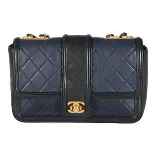 Navy Black Quilted Lambskin Medium Elegant CC Flap Bag For Sale