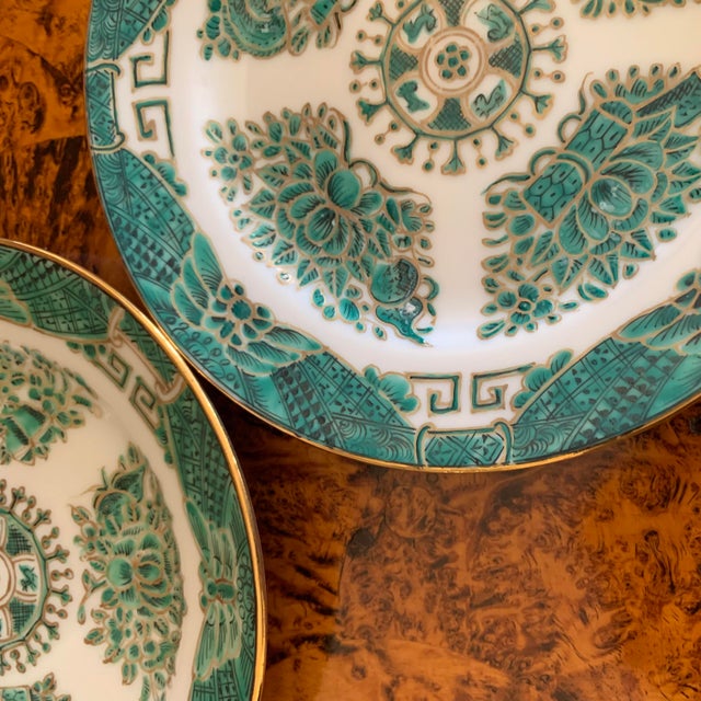 Set of Eight Green Fitzhugh Porcelain Butter Plates Along With a Serving Dish For Sale - Image 13 of 16