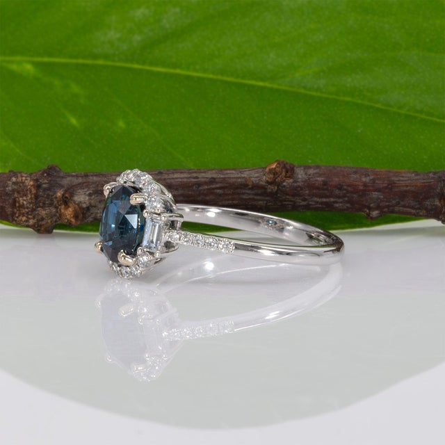 Blue 1.7Ct Teal Sapphire Ring With a Diamond Halo: Solid 14k Gold, Size 6.75 For Sale - Image 8 of 10