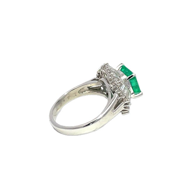 Platinum 2.15ct Emerald & 1.27ctw Diamond Ballerina Cocktail Ring, Size 6 For Sale In New York - Image 6 of 9