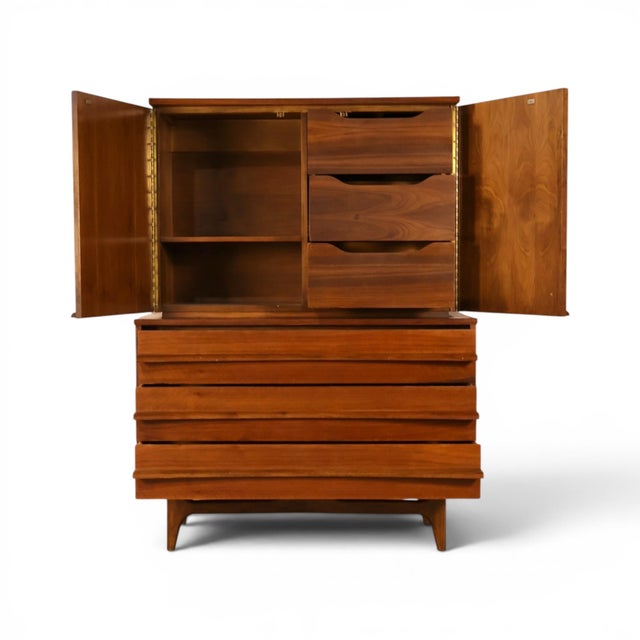 Brown Young Manufacturing Concave Vintage Mid Century Modern Highboy Dresser C. 1960s, Attrbuted For Sale - Image 8 of 12