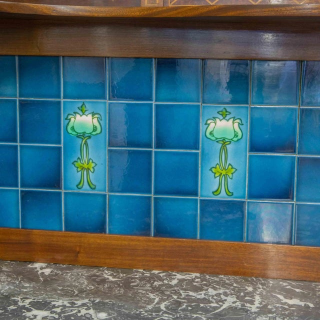 A stunning high quality Edwardian washstand of large proportions. The base is sat on tapering legs with their original...