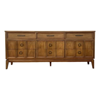 1970s Mid Century Modern Walnut Dresser of Nine Drawers For Sale