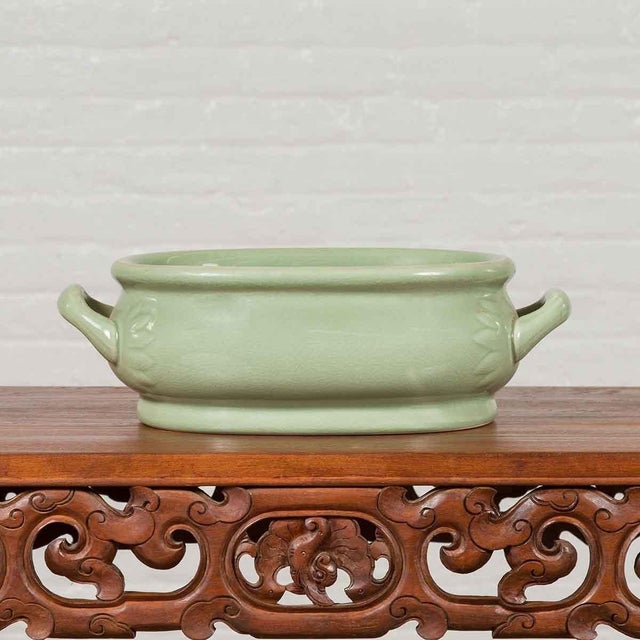 Chinese Vintage Celadon Foot Bath with Two Handles and Foliage Motifs For Sale In New York - Image 6 of 13