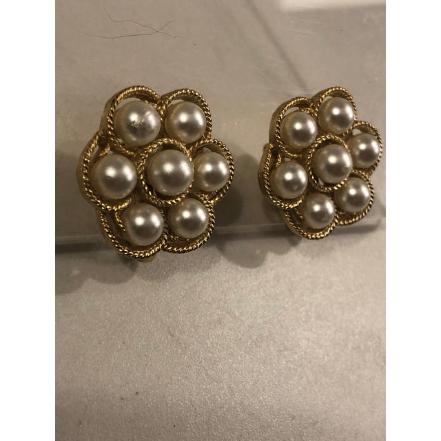 1950s Crown Trifari Pearl Cluster Clip on Earrings, Pair For Sale - Image 6 of 9