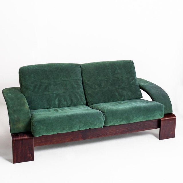 Sofa designed by Åke Fribytter for Nelo Möbel, marketed and distributed in France by Roche Bobois. The upholstery is fully...