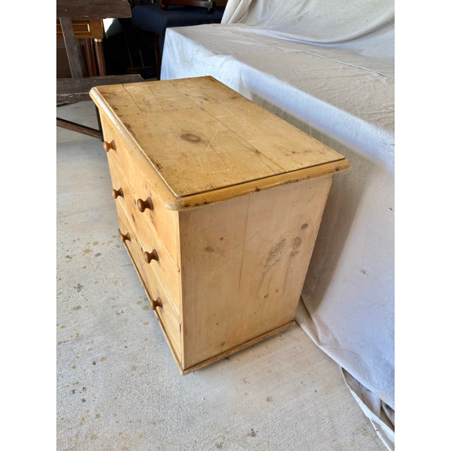 Late 19th Century English Pine Chest of Drawers For Sale - Image 4 of 12