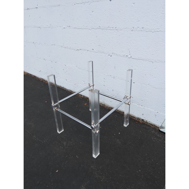 Hollywood Regency Lucite Acrylic Glass Top Pair of Side Tables 6592 For Sale - Image 12 of 18