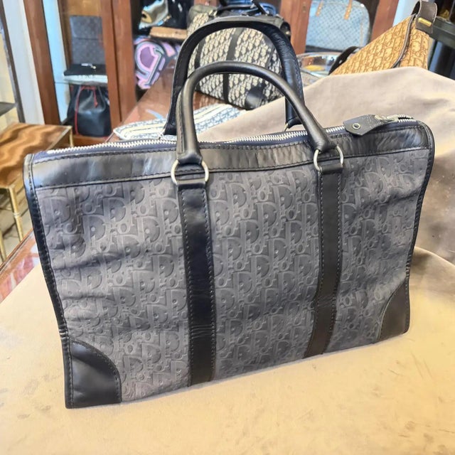 80s Vintage Christian Dior Trotter Gray Nubuck and Black Leather Boston Hand-Bag For Sale - Image 14 of 18