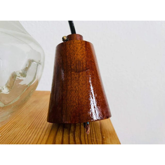 Brown Mid-Century Wood and Art Glass Pendant in the style of Mazzega, 1960s For Sale - Image 8 of 10