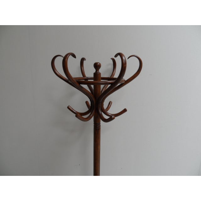 Vintage Standing Coat Rack from Thonet, 1920s, in Very Good conditions. Designed 1920 to 1949