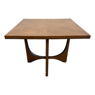 Mid Century Modern Attributed Broyhill Brasilia Walnut Lamp Table For Sale
