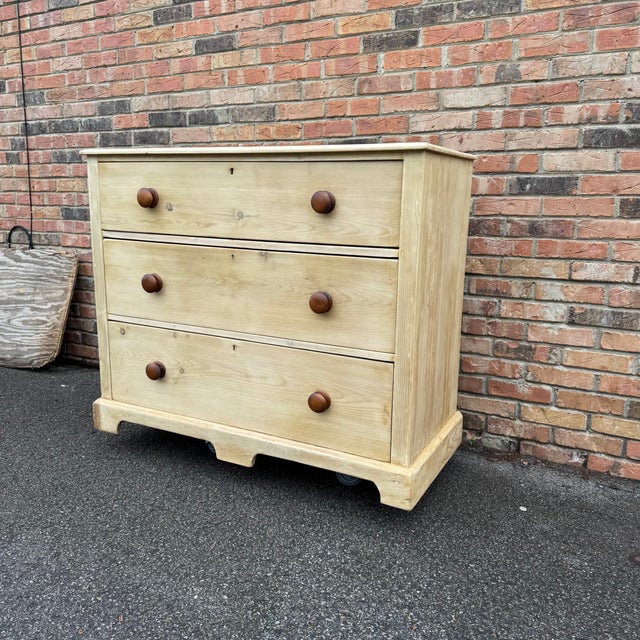 This is a lovely antique bleached pine chest! This piece dates to the 19th century and has a lovely light scrubbed wood...