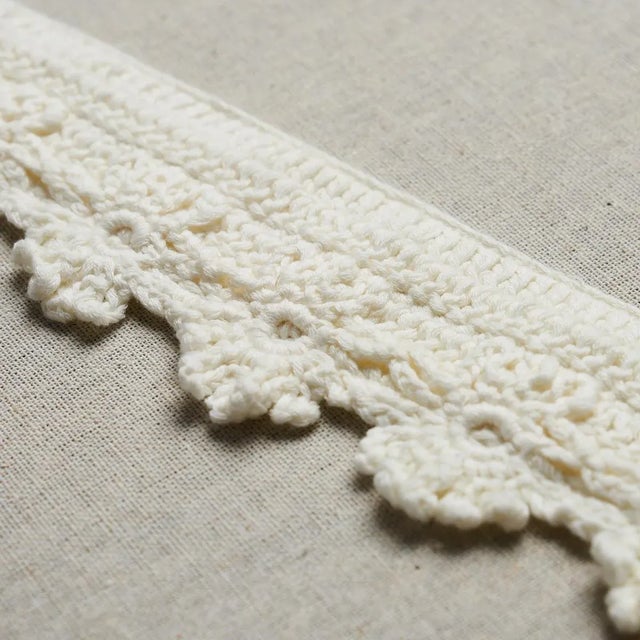 Contemporary Sample - Schumacher x Victor Glemaud Evelyne Crochet Trim in Ivory For Sale - Image 3 of 3