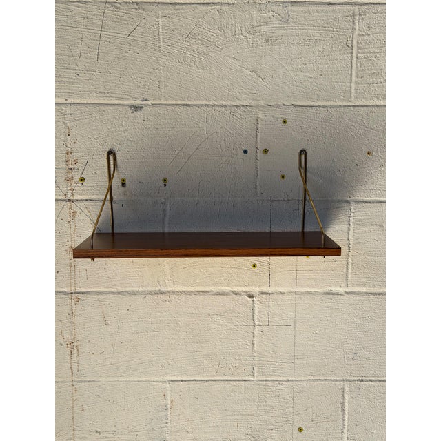 Mid-Century Modern Vintage Teak Floating Wall Shelf With Brass-Tone Metal Brackets – Mid-Century Modern Scandinavian Wall-Mounted Shelf For Sale - Image 3 of 10