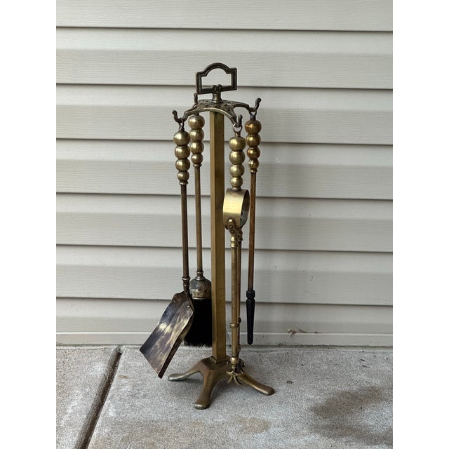 Neoclassical 20th Century Brass Neoclassical Standing Fireplace Tool Set For Sale - Image 3 of 5