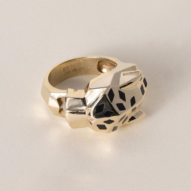 Modern 1990s Cartier Panthere Black Onyx and Tsavorite 18k Gold Ring, Size 6.5 For Sale - Image 3 of 8